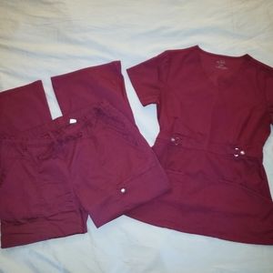Cherokee Luxe Scrub Set Wine Sm Top & Med Petite
